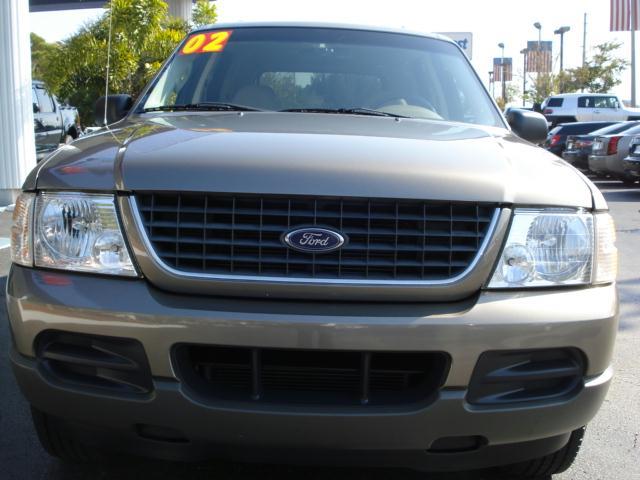 Ford Explorer 2002 photo 1