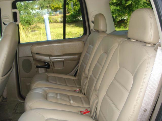 Ford Explorer 2002 photo 3
