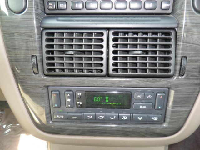 Ford Explorer 2002 photo 3