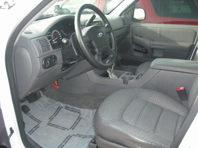 Ford Explorer 2002 photo 1