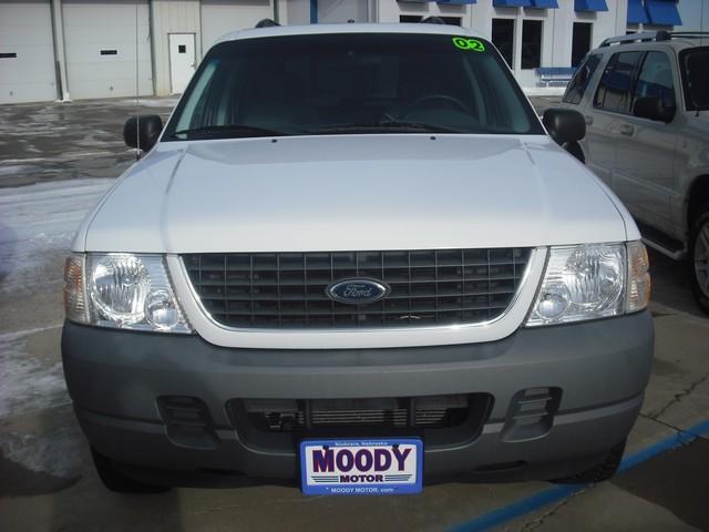 Ford Explorer 2002 photo 2
