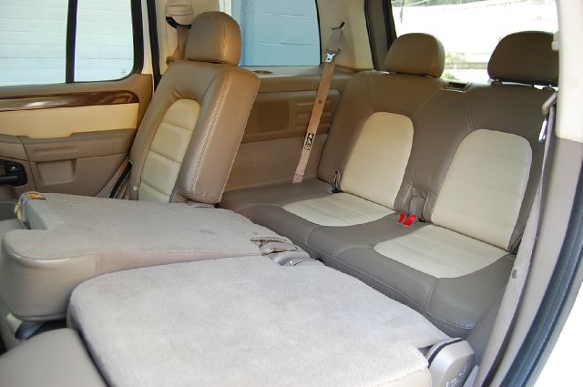 Ford Explorer 2003 photo 4