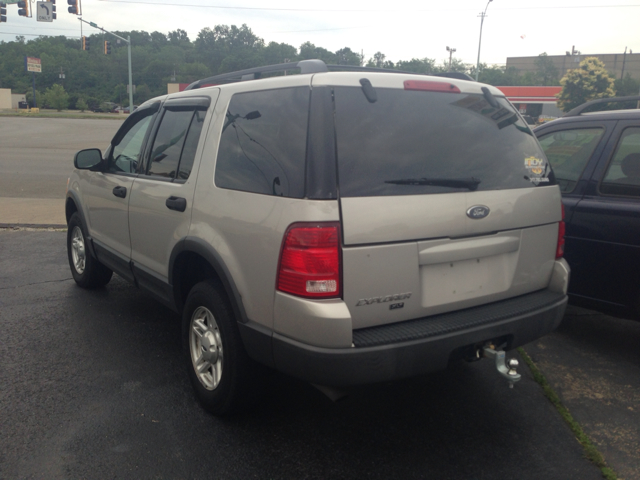 Ford Explorer 2003 photo 2