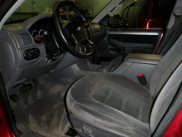 Ford Explorer 2003 photo 4