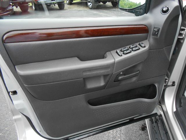 Ford Explorer 2003 photo 13