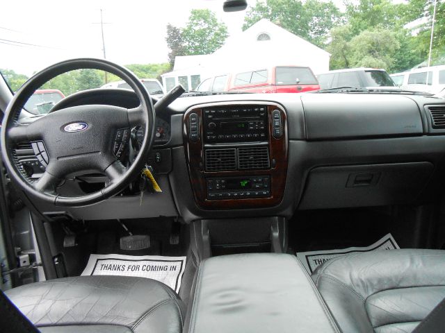 Ford Explorer 2003 photo 20