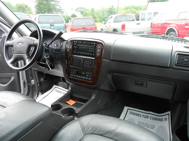 Ford Explorer 2003 photo 8