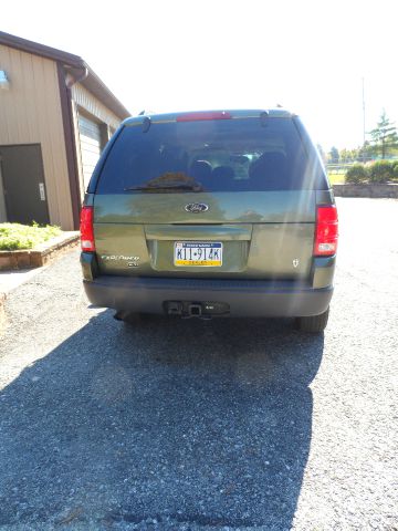 Ford Explorer 2003 photo 2