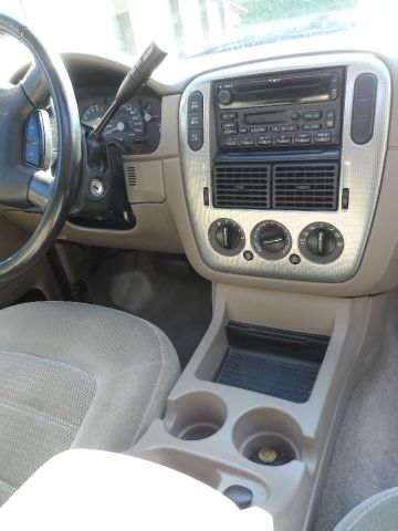 Ford Explorer 2003 photo 3