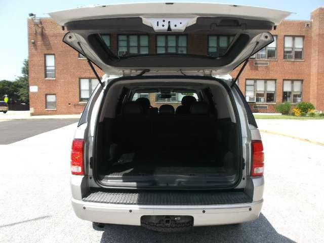 Ford Explorer 2003 photo 1