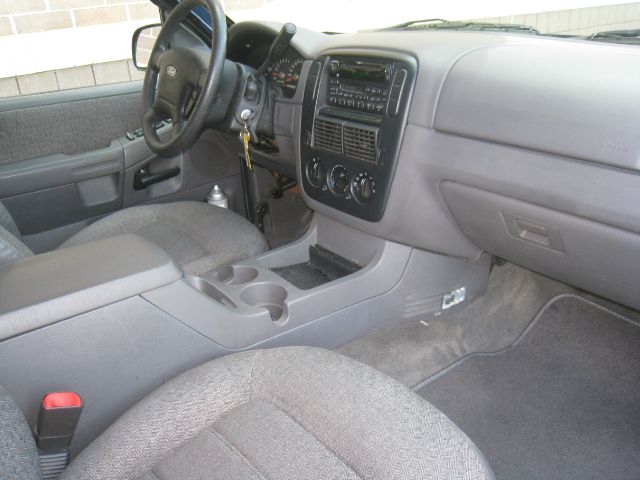 Ford Explorer 2003 photo 18