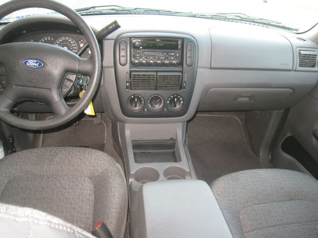 Ford Explorer 2003 photo 19