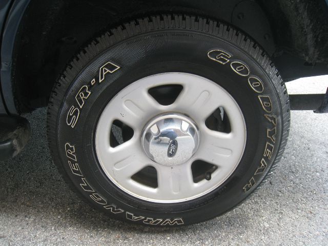 Ford Explorer 2003 photo 31