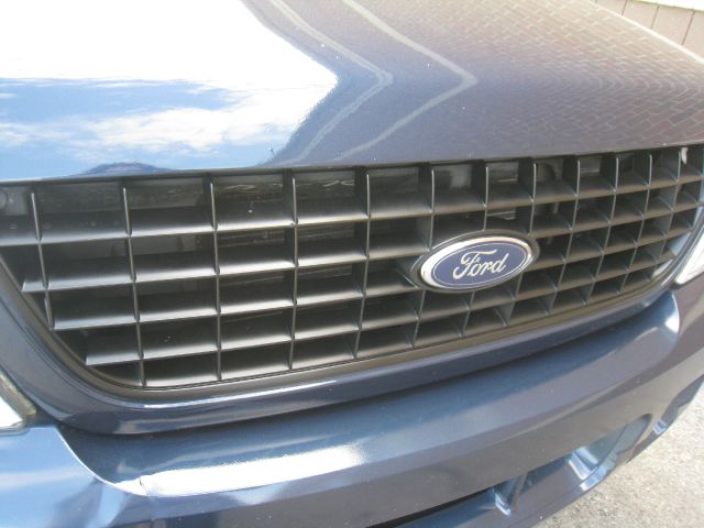 Ford Explorer 2003 photo 32