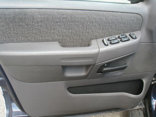 Ford Explorer 2003 photo 38