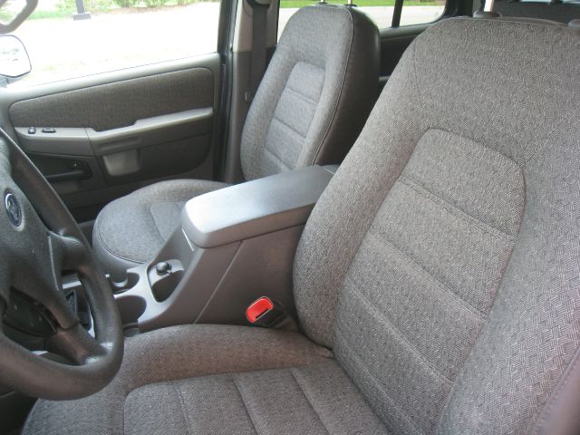Ford Explorer 2003 photo 41