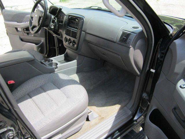 Ford Explorer 2003 photo 3