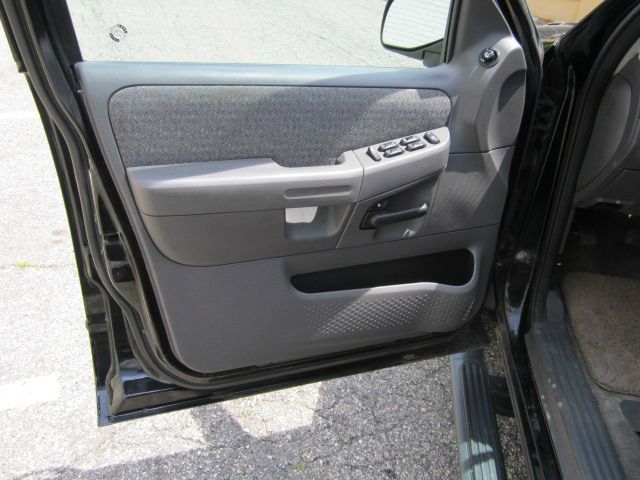 Ford Explorer 2003 photo 7