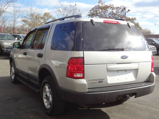 Ford Explorer 2003 photo 4