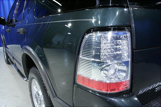 Ford Explorer 2003 photo 2