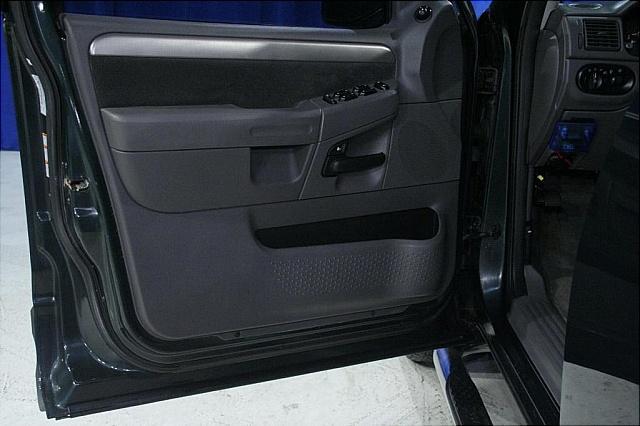 Ford Explorer 2003 photo 5