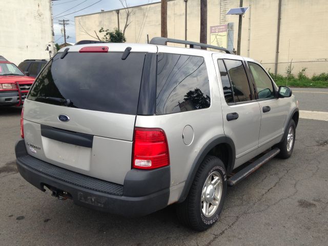 Ford Explorer 2003 photo 3