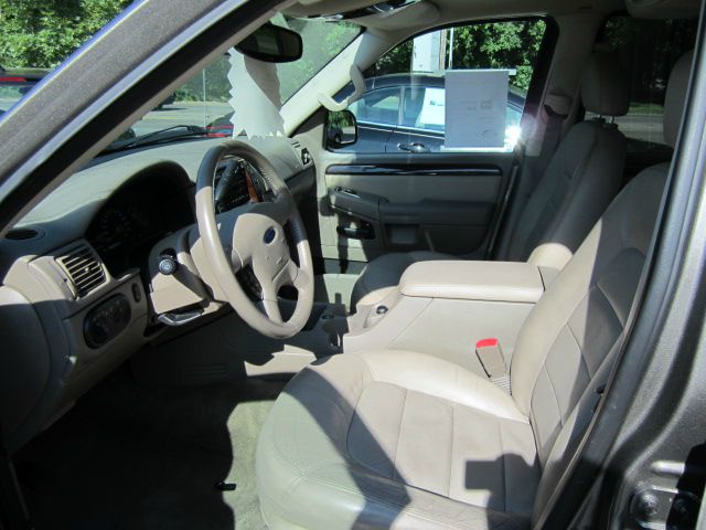 Ford Explorer 2003 photo 12