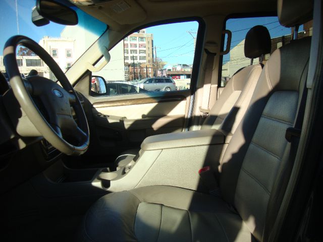 Ford Explorer 2003 photo 1