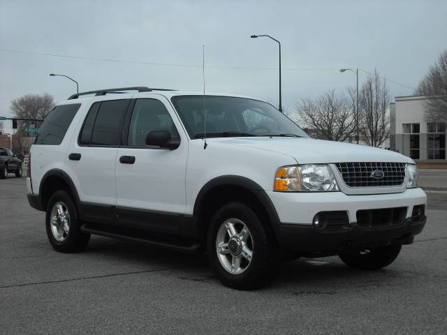 Ford Explorer 2003 photo 2