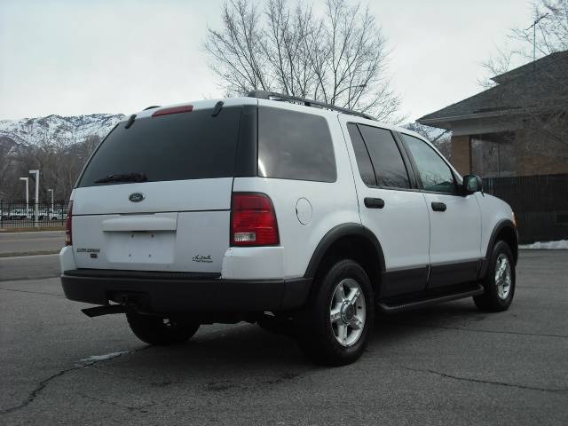 Ford Explorer 2003 photo 1