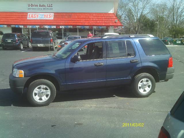 Ford Explorer 2003 photo 2