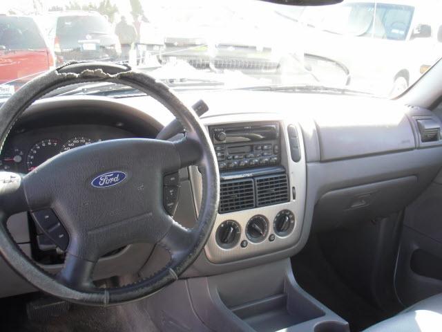 Ford Explorer 2003 photo 3