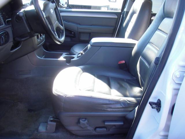 Ford Explorer 2003 photo 4