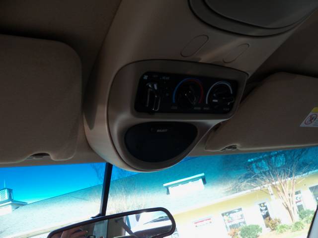 Ford Explorer 2003 photo 2