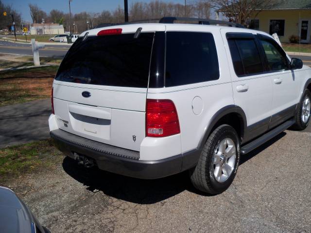 Ford Explorer 2003 photo 4