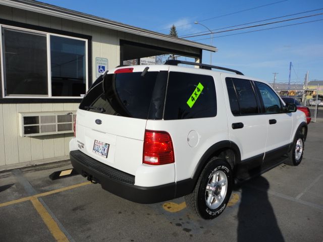 Ford Explorer 2003 photo 2