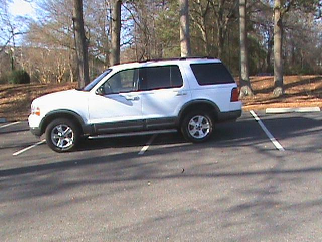 Ford Explorer 2003 photo 3