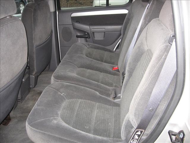 Ford Explorer 2003 photo 3