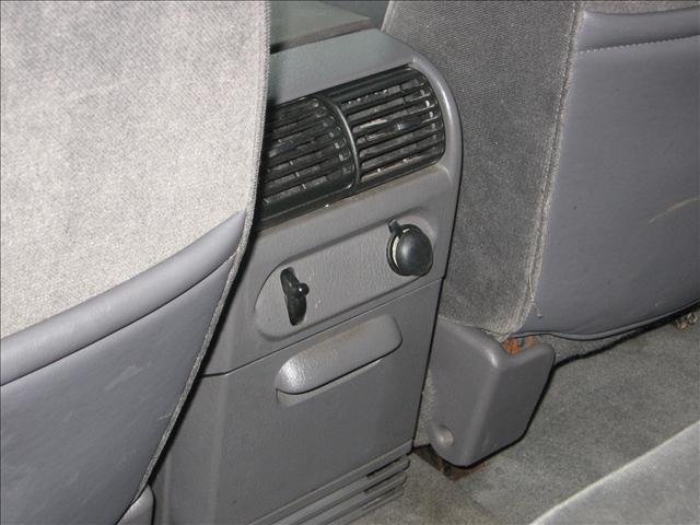 Ford Explorer 2003 photo 4