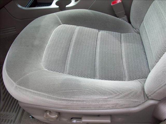 Ford Explorer 2003 photo 2