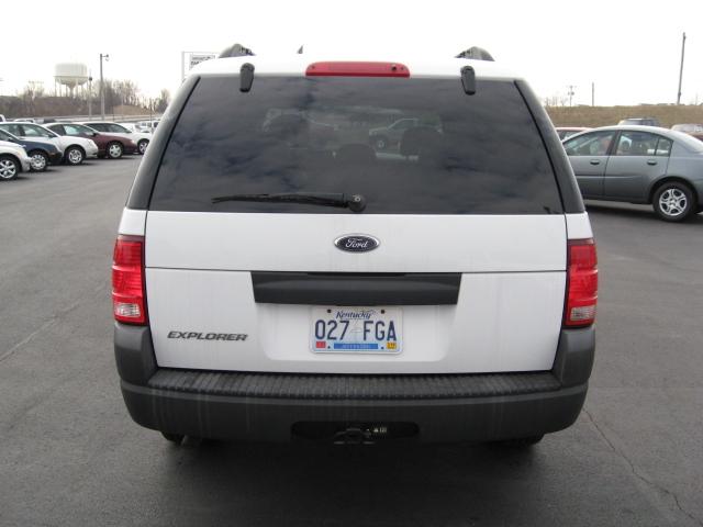 Ford Explorer 2003 photo 2