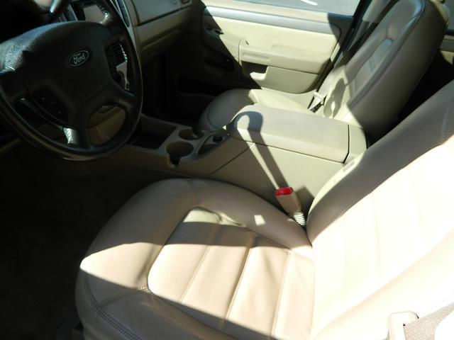 Ford Explorer 2003 photo 2