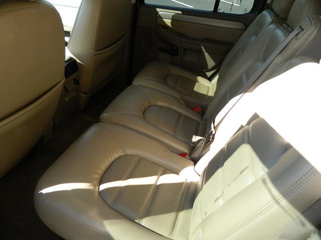 Ford Explorer 2003 photo 3