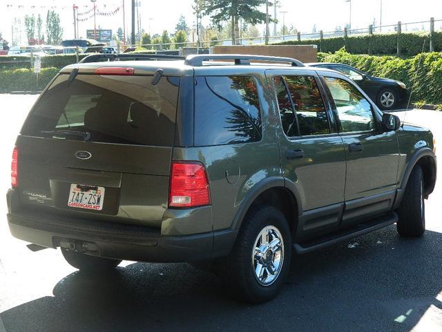 Ford Explorer 2003 photo 4