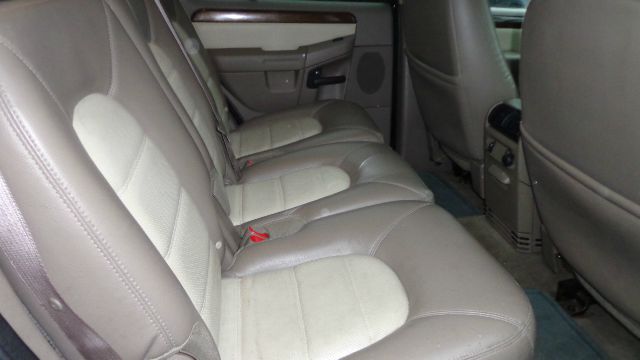 Ford Explorer LT CREW 25 SUV