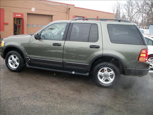 Ford Explorer 2003 photo 2