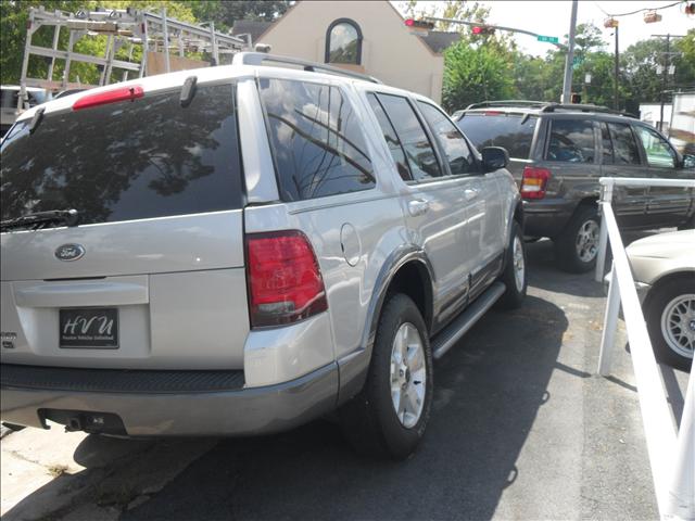 Ford Explorer 2003 photo 1