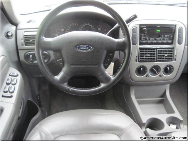 Ford Explorer 2003 photo 4
