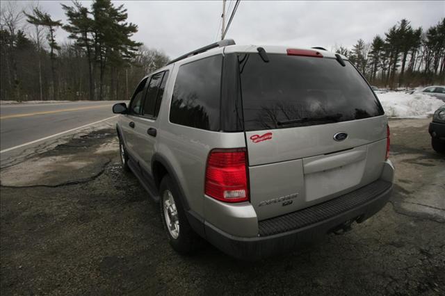 Ford Explorer 2003 photo 1