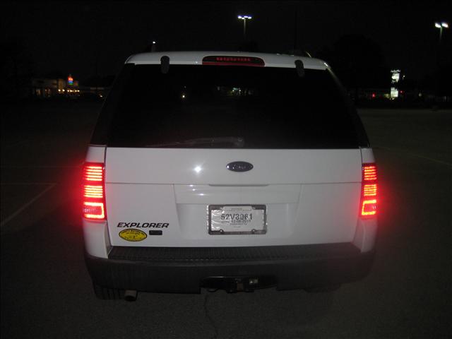 Ford Explorer 2003 photo 2